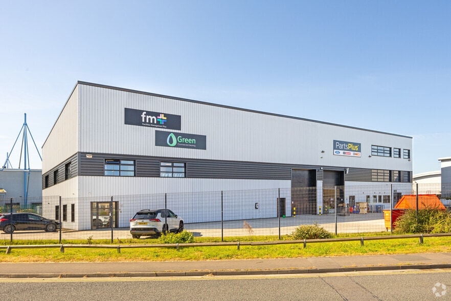 16 Henry Boot Way, Hull to rent - Building Photo - Image 1 of 2