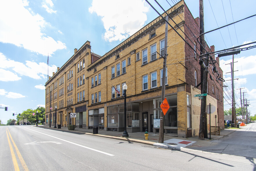 200 W Main St, Ravenna, OH for rent - Building Photo - Image 3 of 66