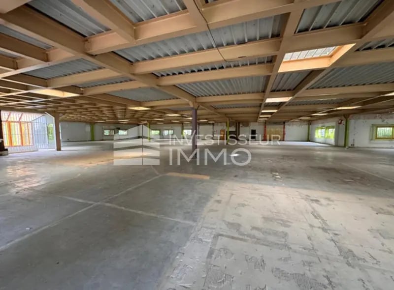 Light Industrial in Croissy-Beaubourg to rent Interior Photo- Image 1 of 6