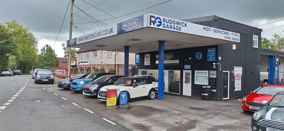 Loxwood Rd, Rudgwick to rent - Building Photo - Image 1 of 4