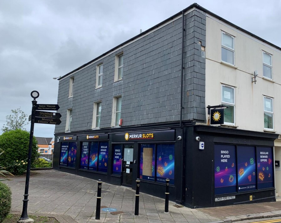 15 Lower Fore St, Saltash for sale Primary Photo- Image 1 of 1