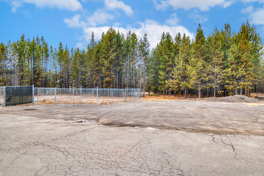 17355 Spring River Rd, Bend, OR for rent - Building Photo - Image 3 of 4