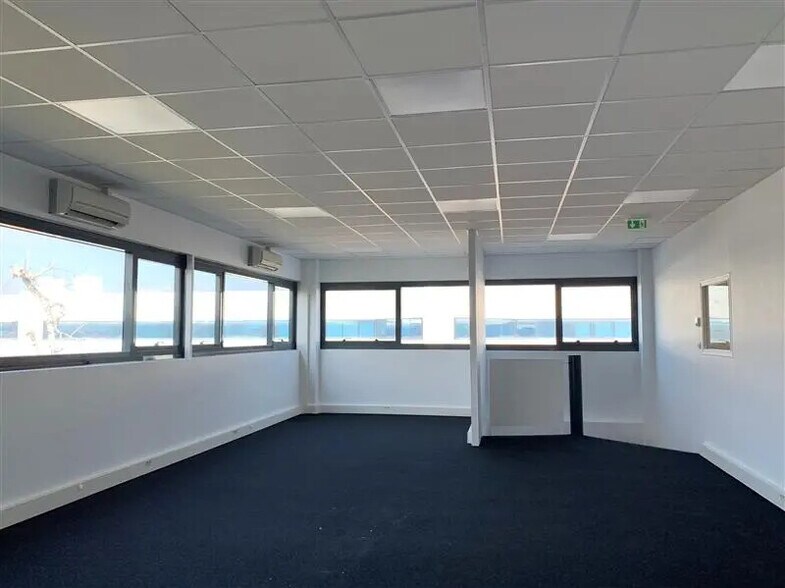 Office in Bonneuil-sur-Marne to rent - Interior Photo - Image 3 of 5