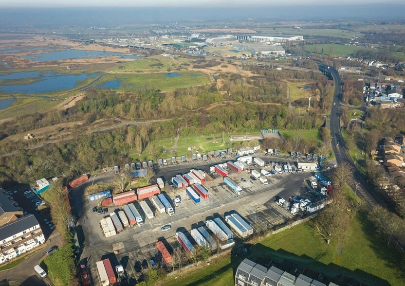 Tank Hill Rd, Purfleet to rent - Building Photo - Image 2 of 3