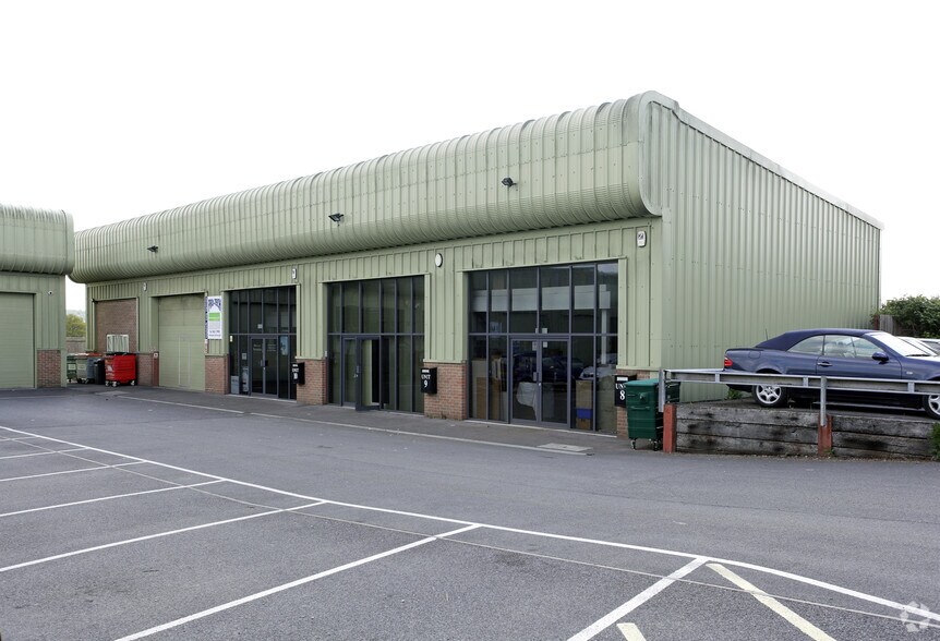 Newbury Rd, Kingsclere for sale - Primary Photo - Image 1 of 1