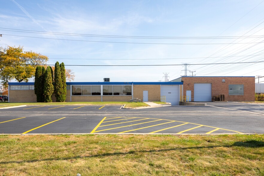 515 Factory Rd, Addison, IL for rent - Building Photo - Image 2 of 6