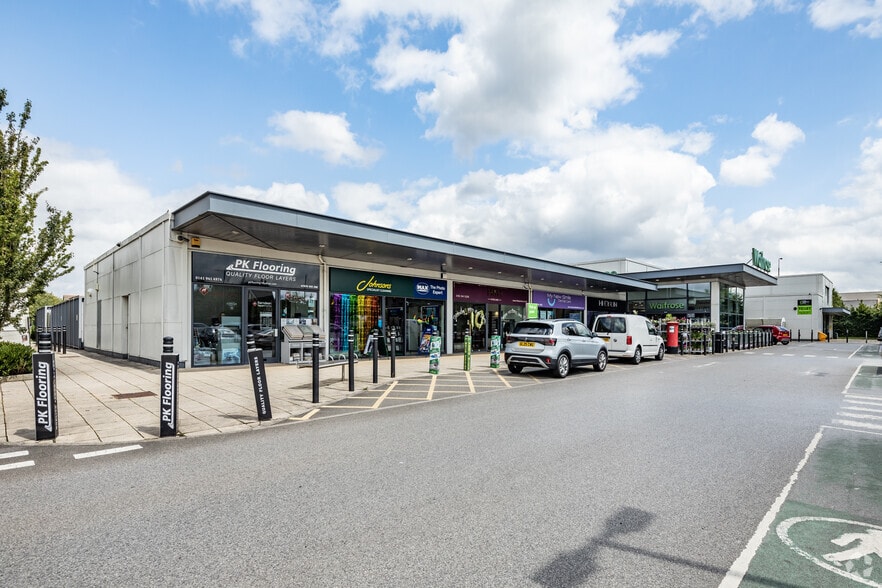 Draybank Rd, Altrincham to rent - Building Photo - Image 1 of 3