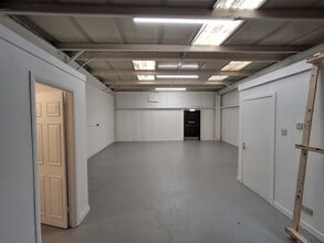 23 Dickson Ct, Dunfermline to rent Interior Photo- Image 2 of 4