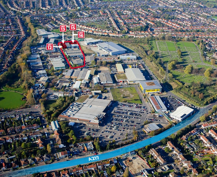 Minden Rd, Sutton to rent - Aerial - Image 2 of 2