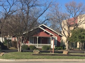 4210 W Vickery Blvd, Fort Worth, TX for rent Building Photo- Image 1 of 8