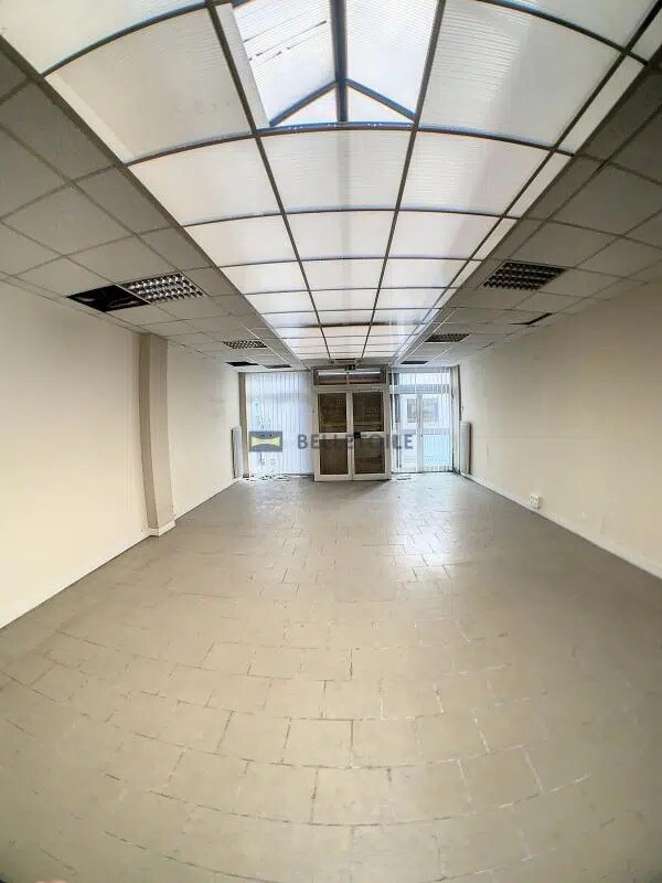 Retail in Saint-Maur-des-Fossés to rent Interior Photo- Image 1 of 22