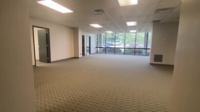 600 Beacon Pkwy W, Birmingham, AL for rent - Commercial Listing Video 