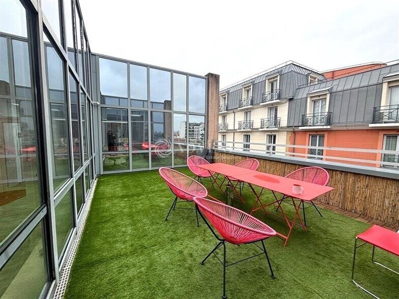 Office in Neuilly-Plaisance to rent - Building Photo - Image 2 of 7