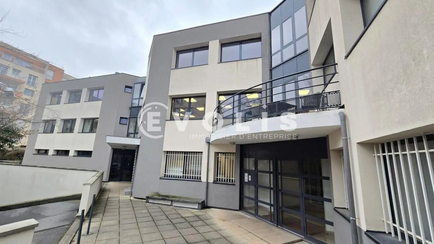 Rue Valiton, Clichy for sale Building Photo- Image 1 of 12