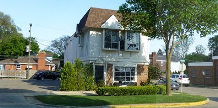 18450 Mack Ave, Grosse Pointe, MI for sale Primary Photo- Image 1 of 1