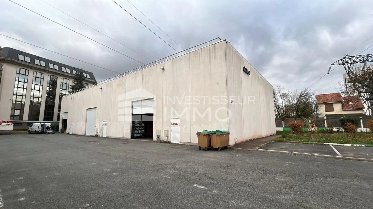 Light Industrial in Vitry-sur-Seine to rent Building Photo- Image 1 of 12