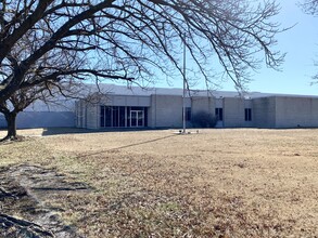 3001 Davis Blvd, Joplin, MO for rent Building Photo- Image 2 of 18