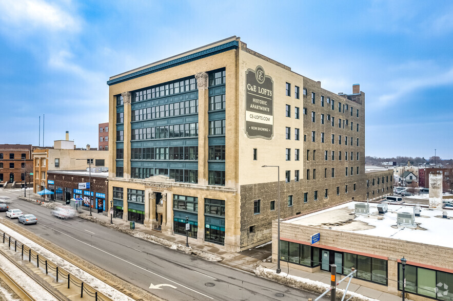 2410 University Ave W, Saint Paul, MN for rent - Building Photo - Image 1 of 72