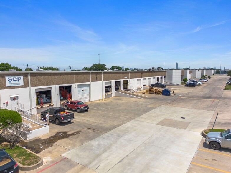 3912-3922 Dunvale Rd, Houston, TX for rent - Building Photo - Image 2 of 3