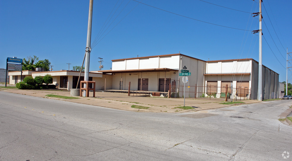 500 S Jennings Ave, Fort Worth, TX for rent - Primary Photo - Image 1 of 8