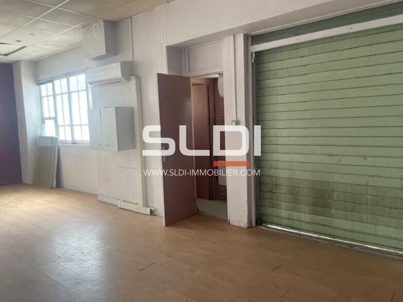 Light Industrial in Villeurbanne to rent - Interior Photo - Image 2 of 9