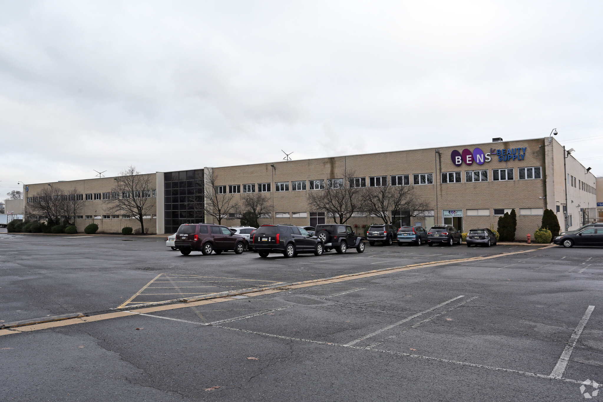 6900 Lindbergh Blvd, Philadelphia, PA for rent Building Photo- Image 1 of 8