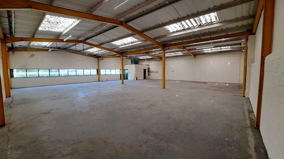 1-7 Clarke Rd, Milton Keynes to rent - Building Photo - Image 3 of 10