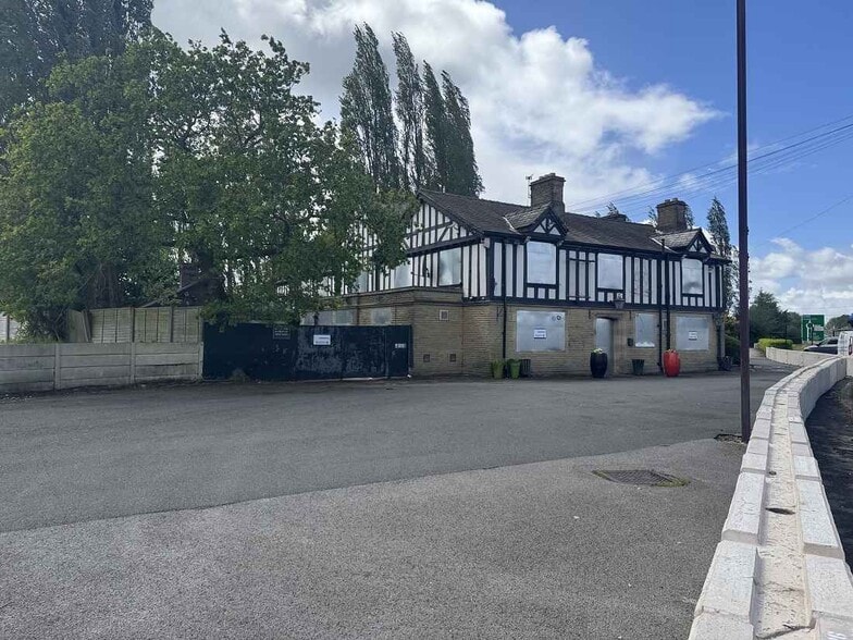 East Lancashire Rd, St Helens for sale - Primary Photo - Image 1 of 7
