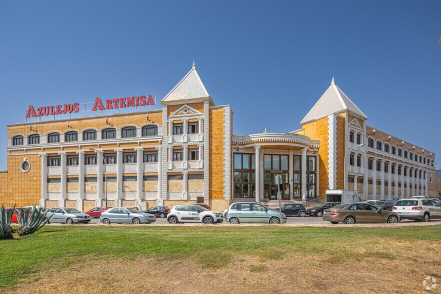 Calle Flauta Mágica, 7, Málaga, Málaga to rent - Primary Photo - Image 1 of 2