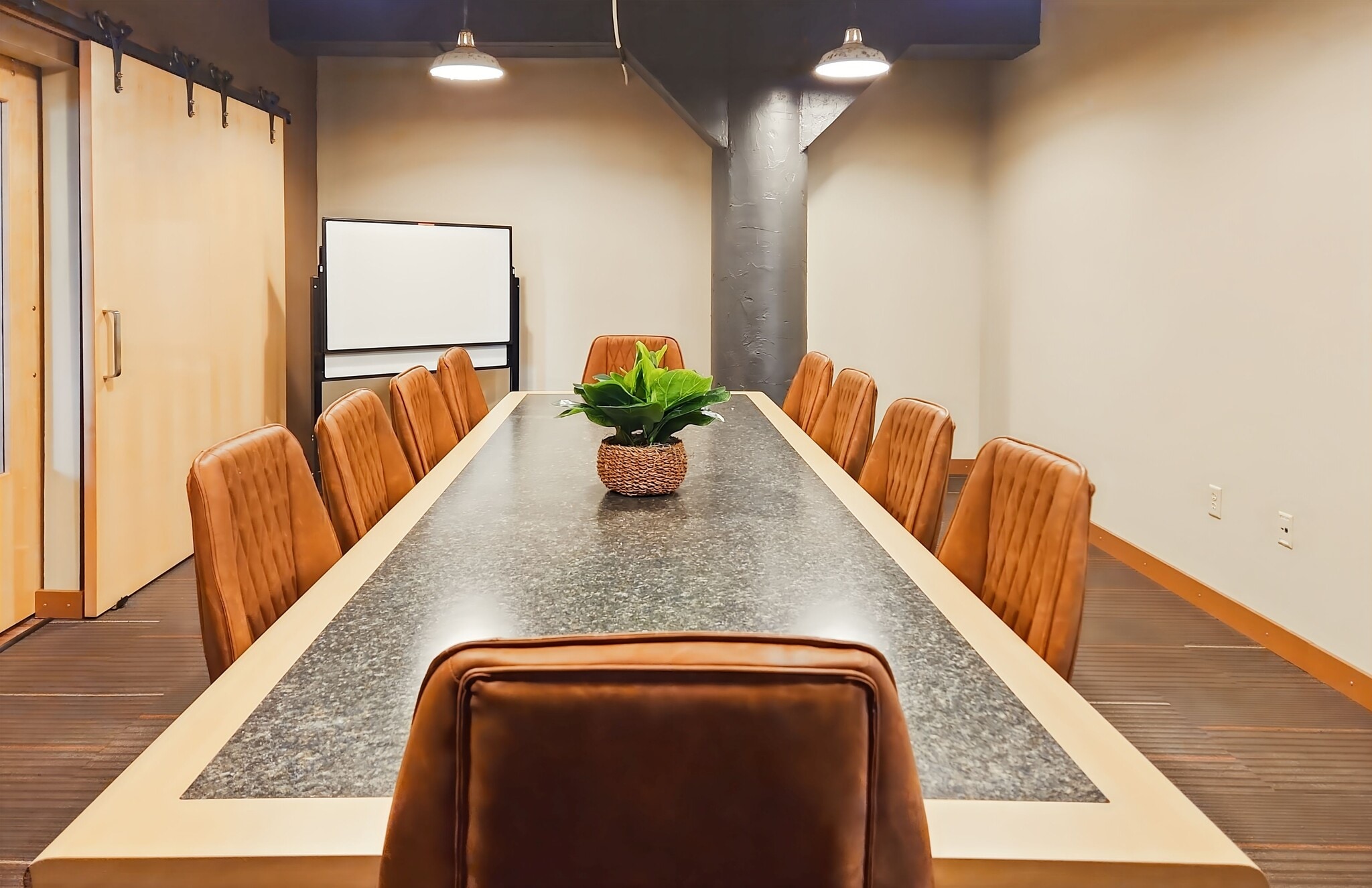 540 N Broadway, Green Bay, WI to rent Building Photo- Image 1 of 25