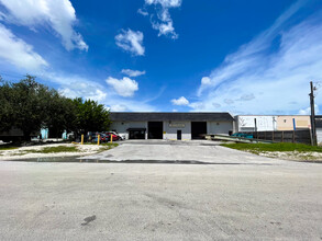 8781-8785 SW 133rd St, Miami, FL for rent Building Photo- Image 2 of 5