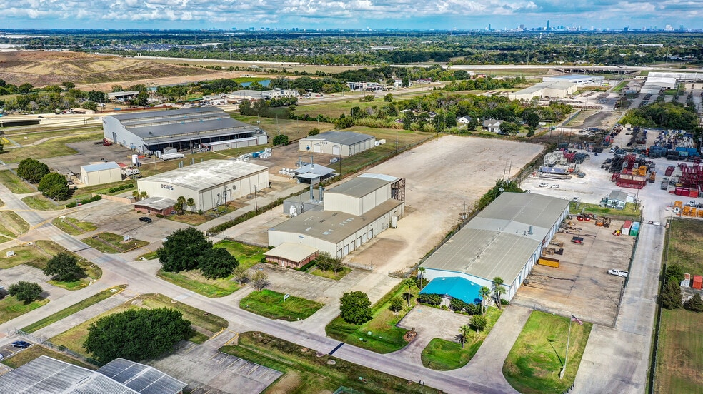 55 Southbelt Industrial Dr, Houston, TX to rent - Aerial - Image 3 of 6