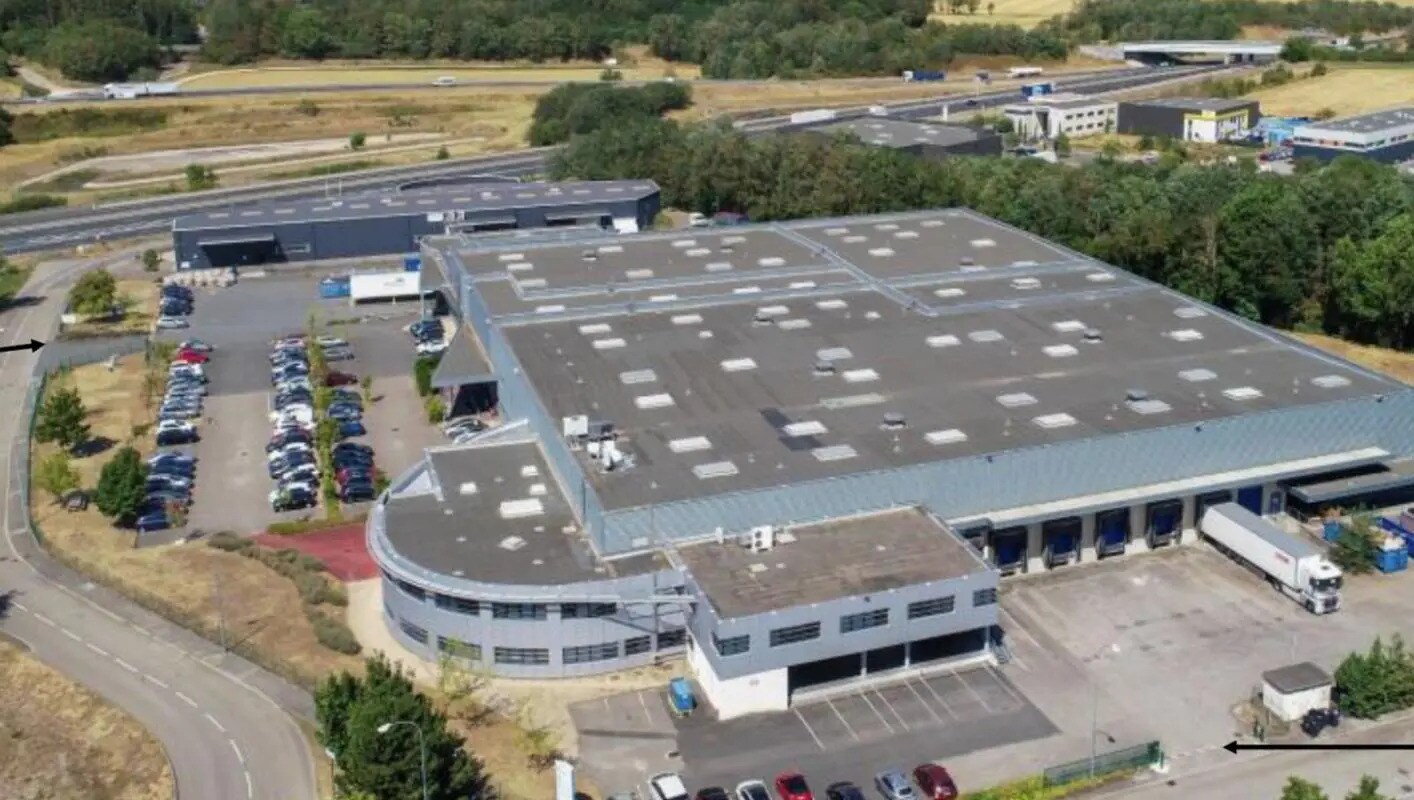 Industrial in Miribel to rent Building Photo- Image 1 of 15