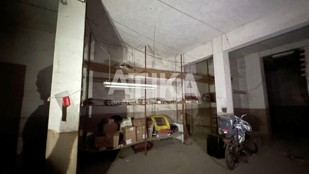 Retail in Ontinyent, Valencia for sale - Interior Photo - Image 2 of 3
