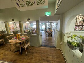 2-4 North St, Bishop's Stortford to rent Interior Photo- Image 2 of 4