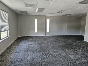 2309 W Alpine Ave, Stockton, CA for rent Interior Photo- Image 1 of 9