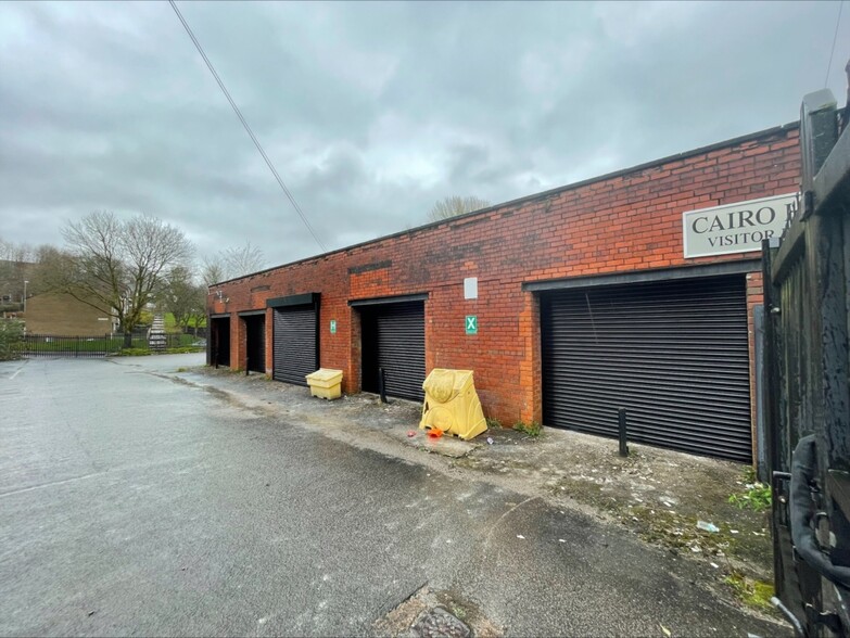 Greenacres Rd, Oldham for rent - Building Photo - Image 2 of 2