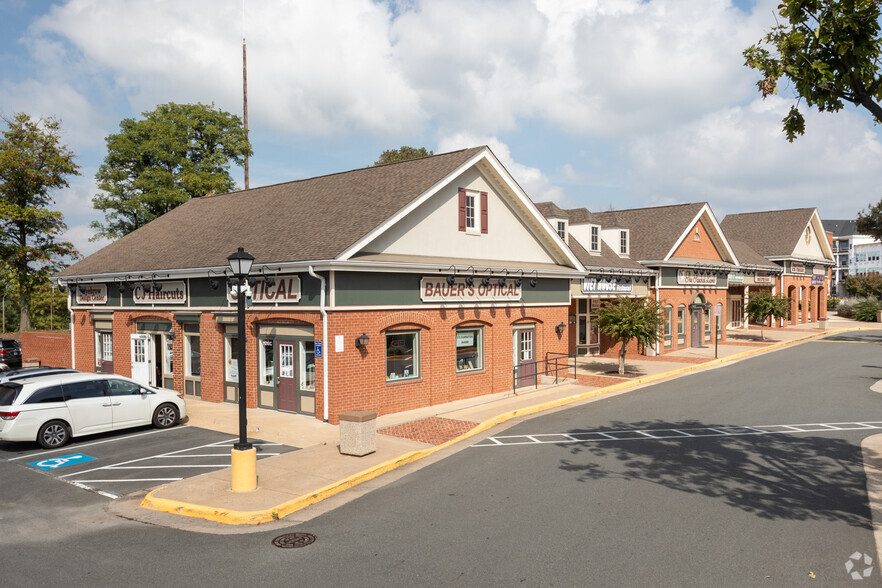 11198-11206 Lee Hwy, Fairfax, VA for rent - Building Photo - Image 1 of 14