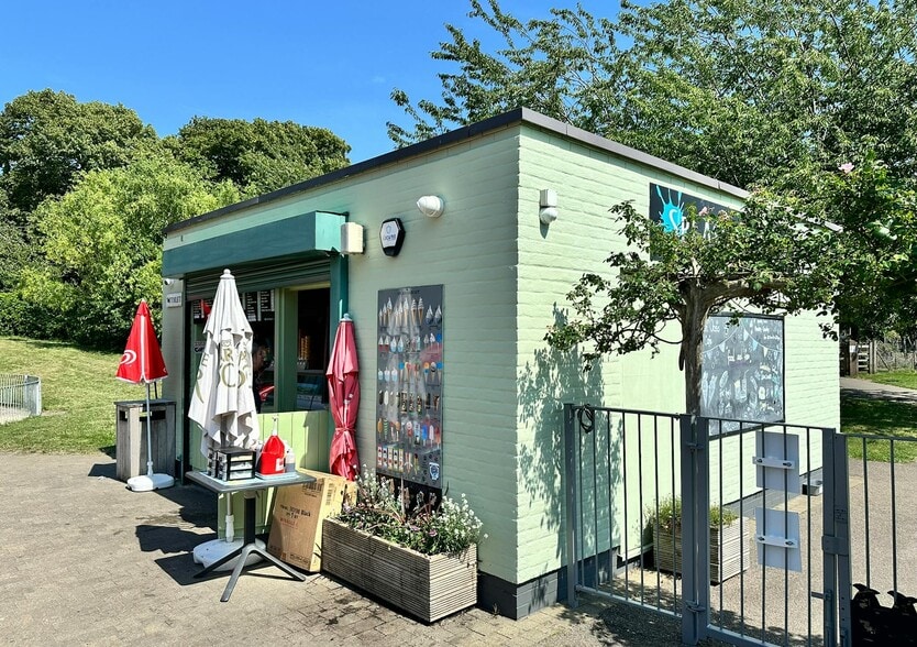 3 Claremont Grv, London to rent - Building Photo - Image 2 of 5