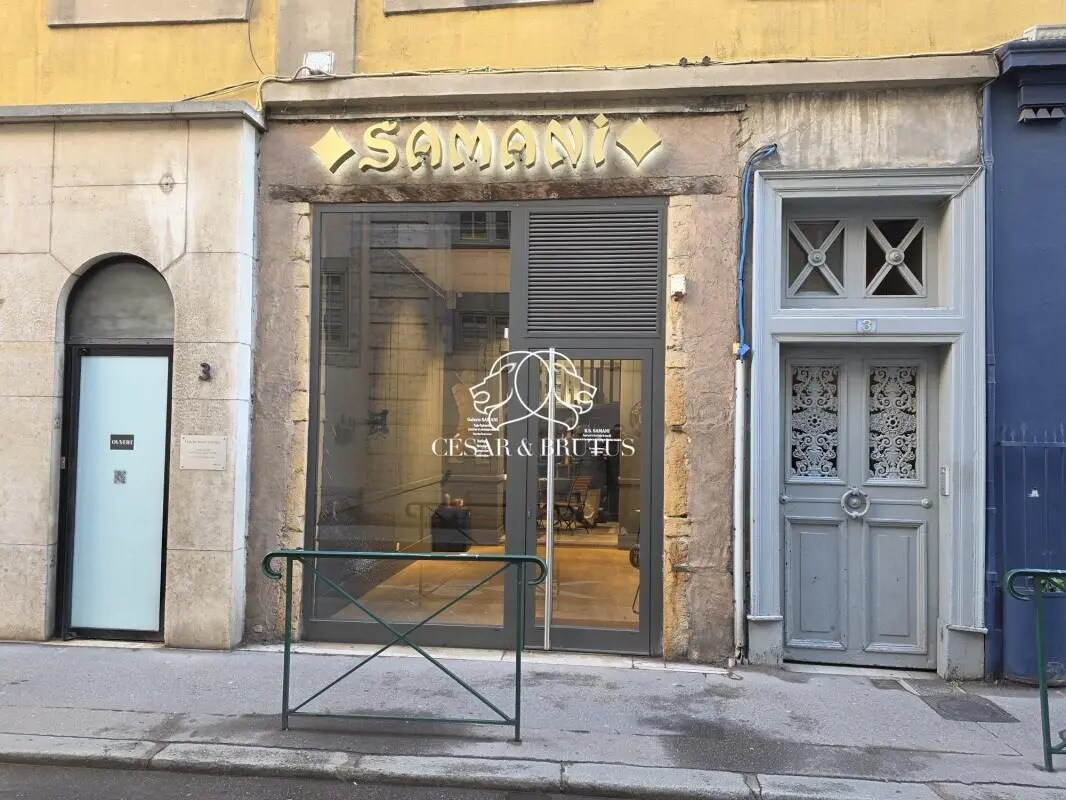Retail in Lyon for sale Building Photo- Image 1 of 5