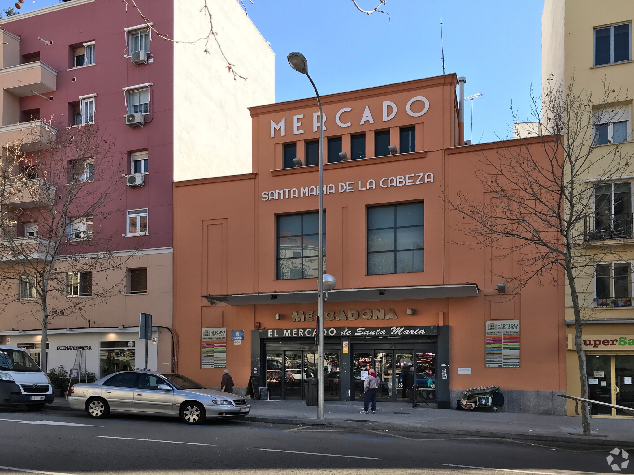 Retail in Madrid, Madrid to rent Primary Photo- Image 1 of 5
