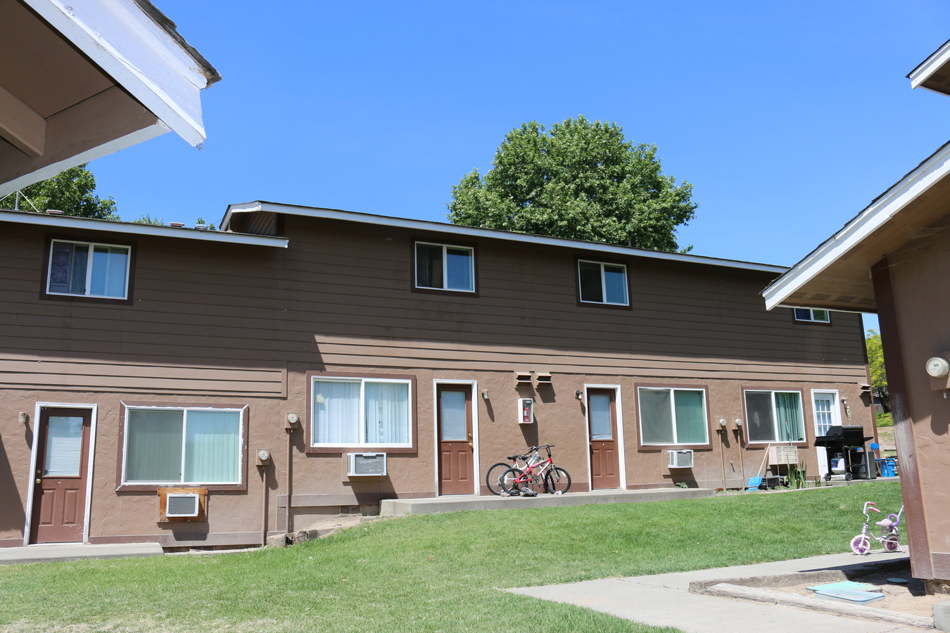 704 3rd Ave, Zillah 98953 UK