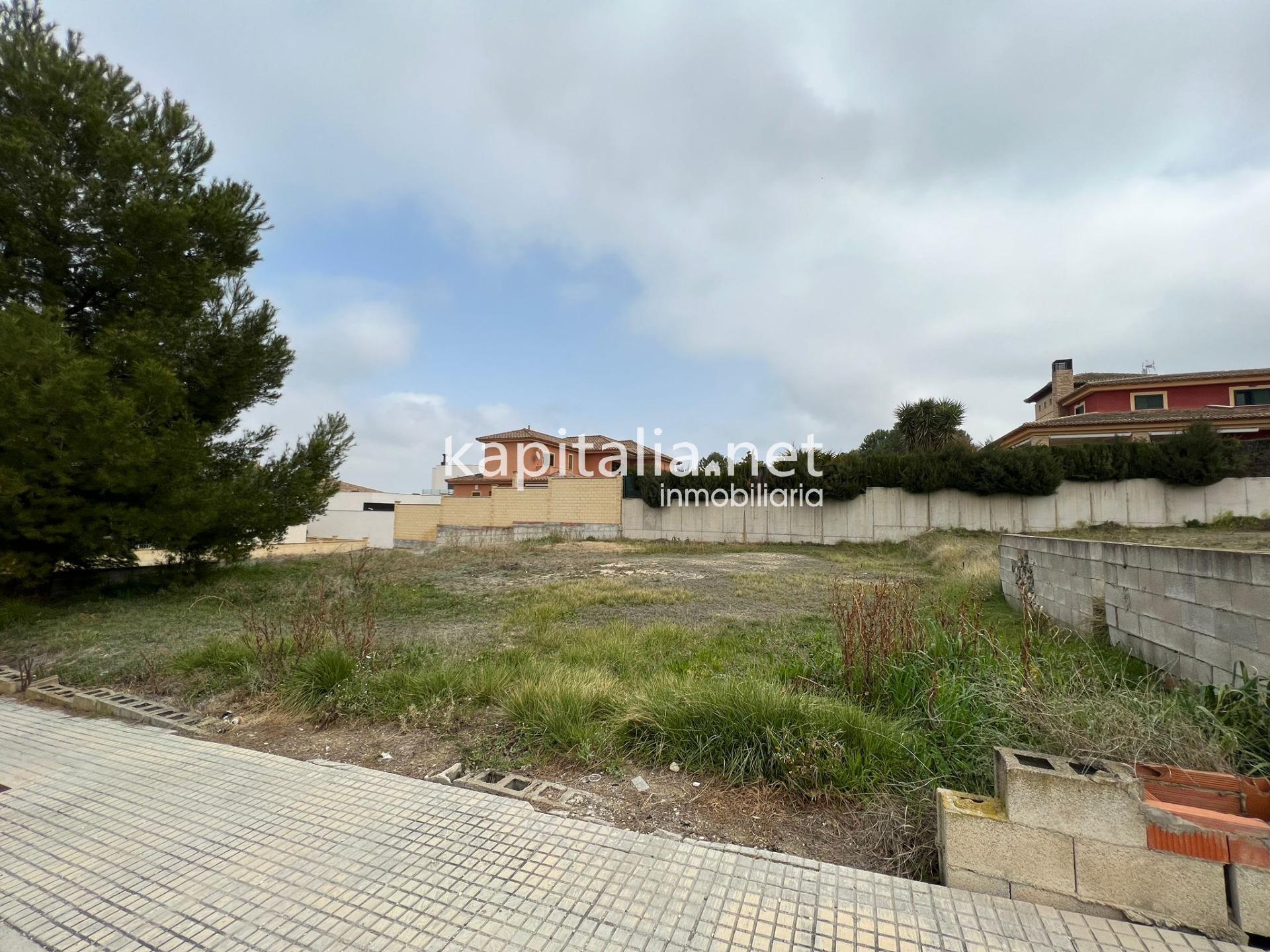 Land in Montaverner for sale Building Photo- Image 1 of 4