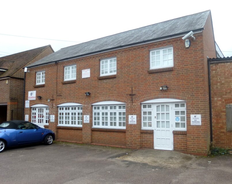 Maypole Yard, Dunstable for sale Primary Photo- Image 1 of 1