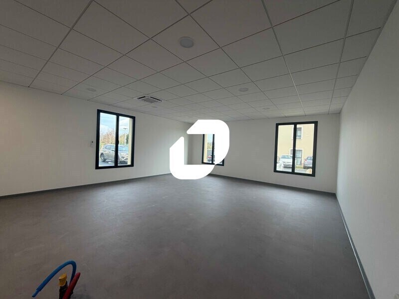 Office in Gouvieux for sale Interior Photo- Image 1 of 10