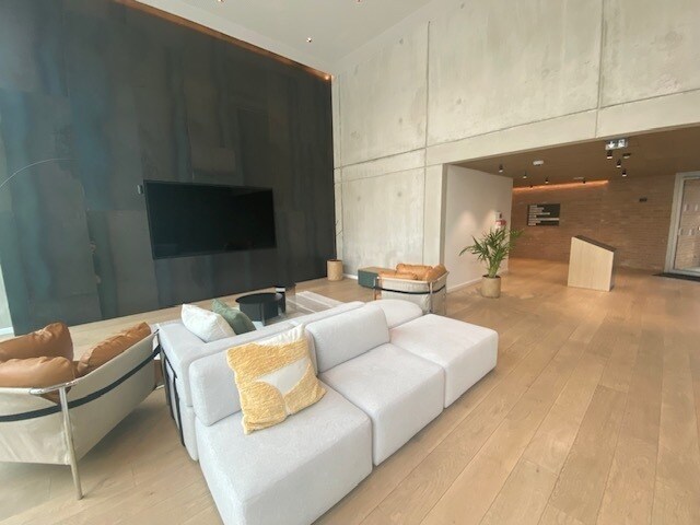 Office in Ivry-sur-Seine to rent - Building Photo - Image 3 of 7