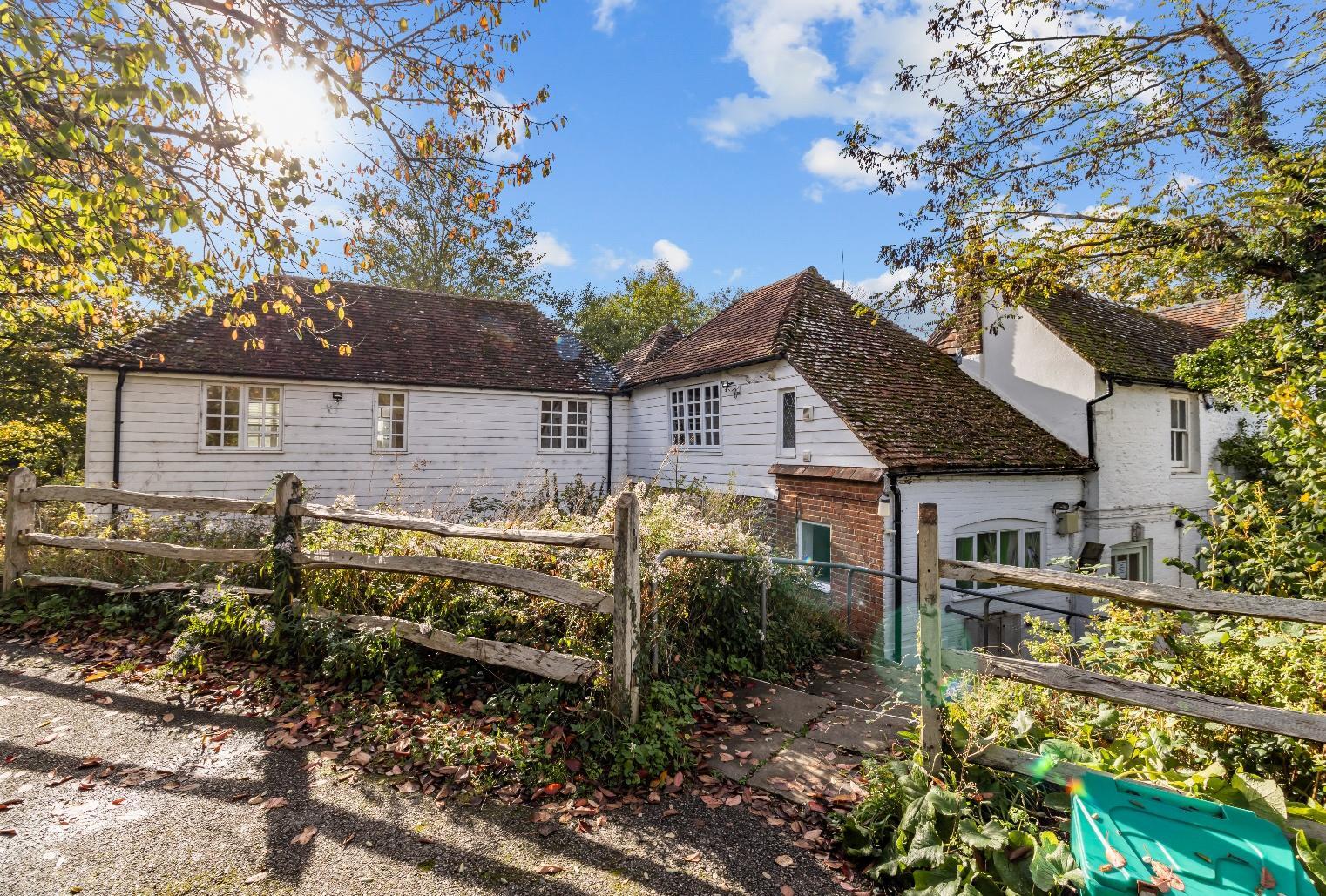 Horn Lane, Henfield to rent Building Photo- Image 1 of 6