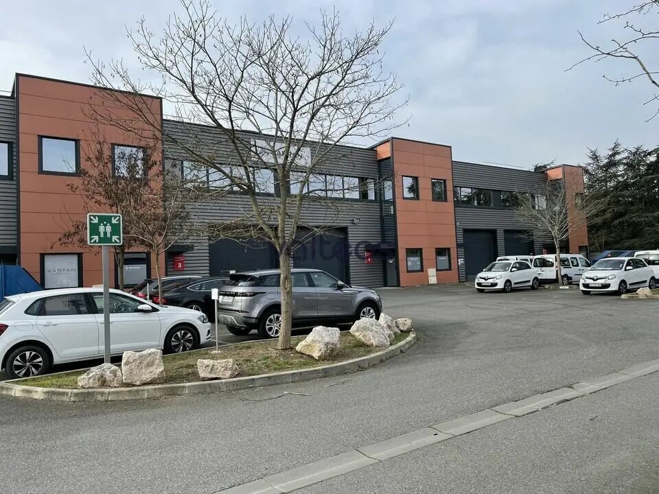 Light Industrial in Colomiers to rent Building Photo- Image 1 of 5