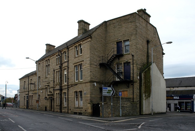 More details for 129 Colne Rd, Burnley - Retail to Rent