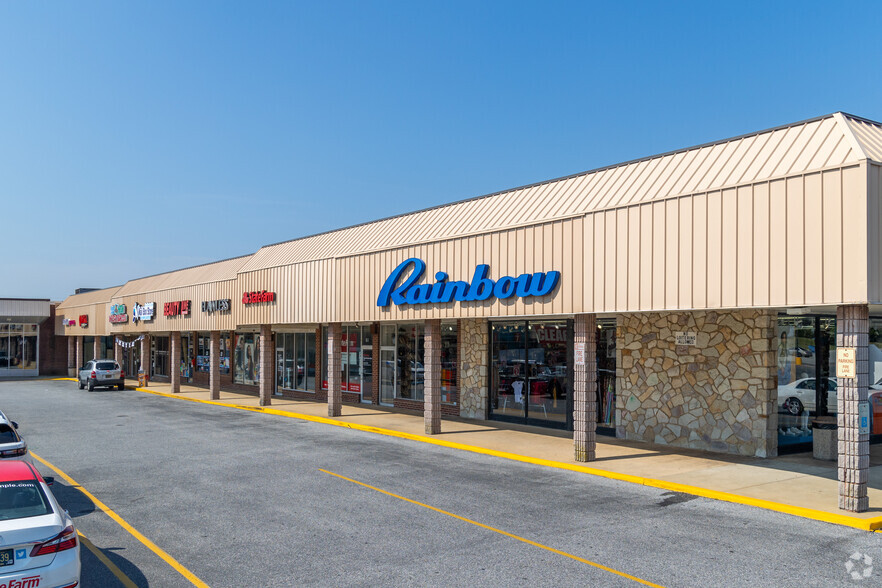 1-196 Penn Mart Shoppnig Ctr, New Castle, DE for rent - Building Photo - Image 1 of 7